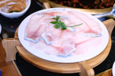 一年四店，從不打折卻日日爆滿 揭秘這家燜鍋火鍋店的生意經(jīng)
